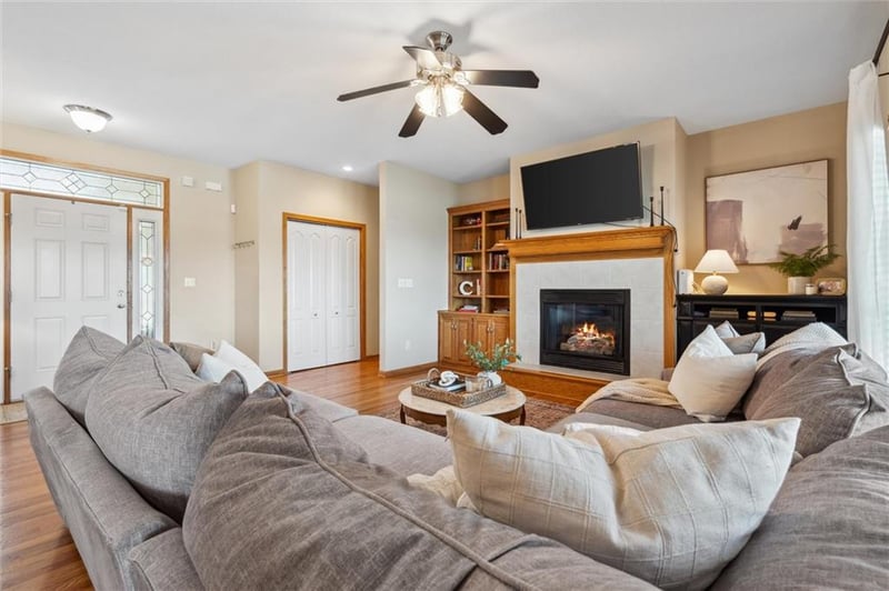1301 NE Horizon Dr, Lee's Summit, MO 64086