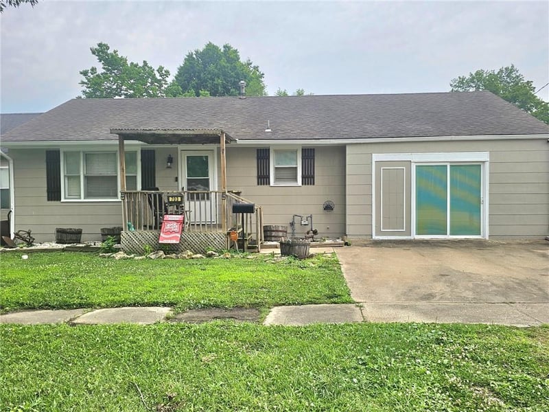 703 Benton St, Windsor, MO 64360