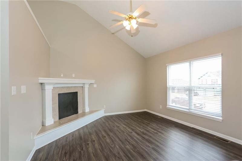 502 Sunny Ln, Raymore, MO 64083
