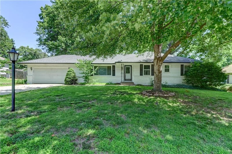 10500 E 79th Ter, Raytown, MO 64138
