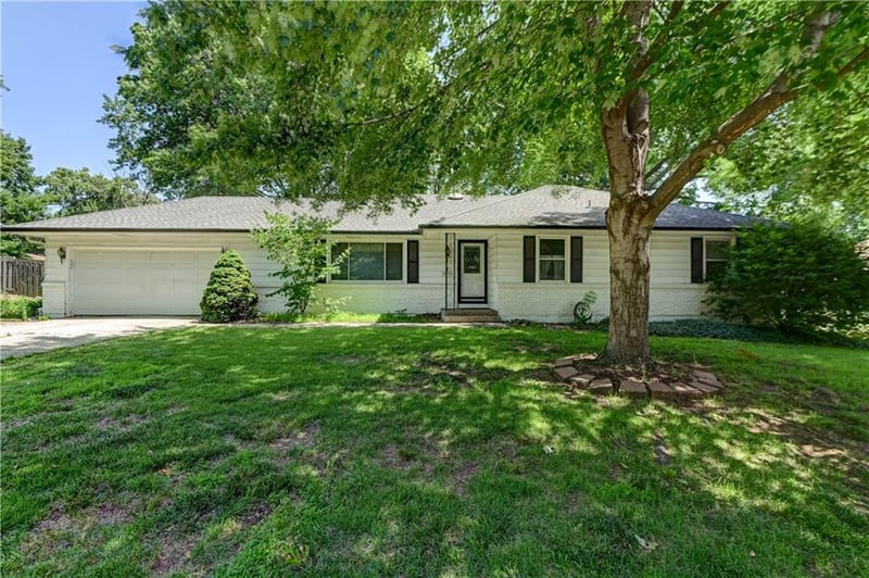 10500 E 79th Ter, Raytown, MO 64138