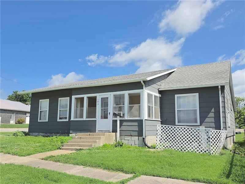 103 3rd Ave, Garnett, KS 66032