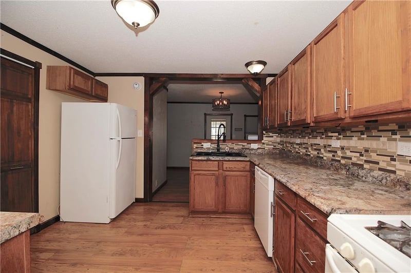 103 3rd Ave, Garnett, KS 66032