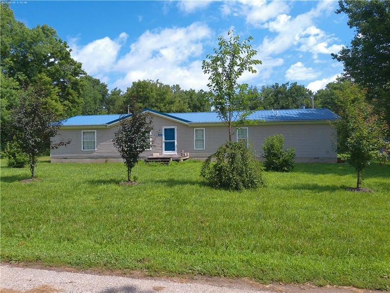 320 South St, Parker, KS 66072