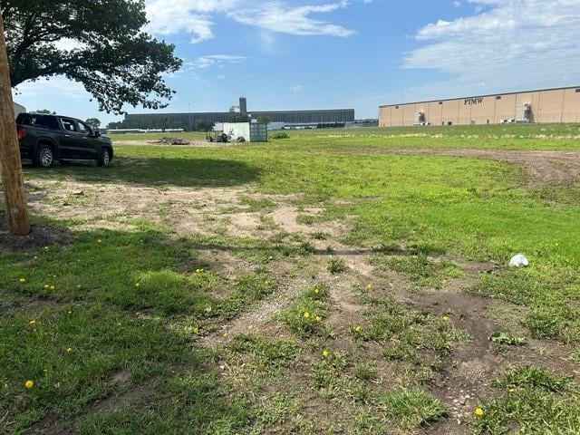 4449 25th St, Topeka, KS 66618