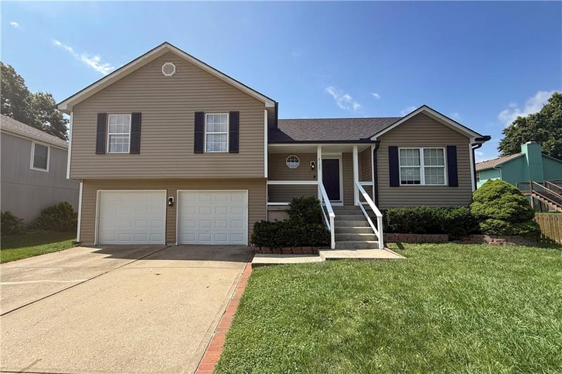 2125 6th Ter, Lee's Summit, MO 64063