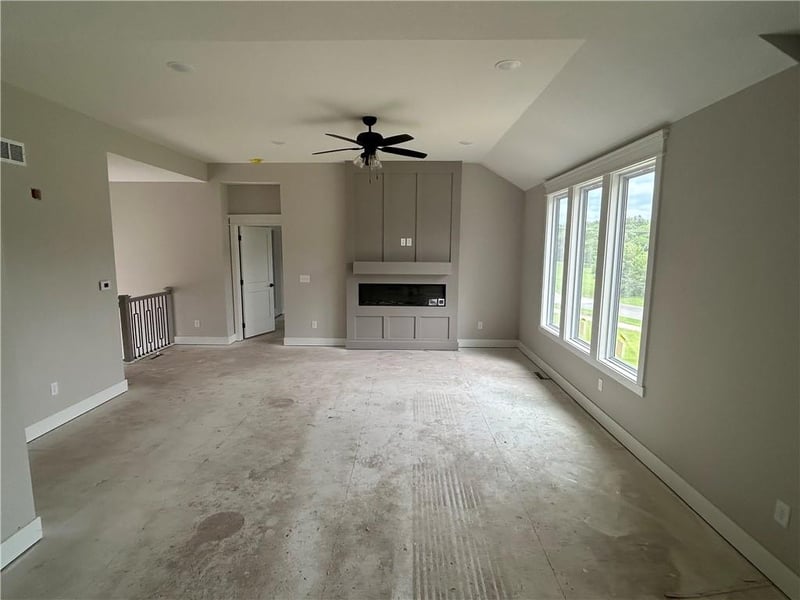 1906 Owen Dr, Pleasant Hill, MO 64080