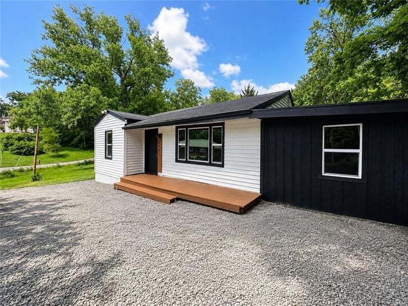 6721 52nd St, Kansas City, MO 64119