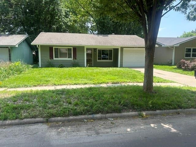 328 Lyon St, Lawrence, KS 66044