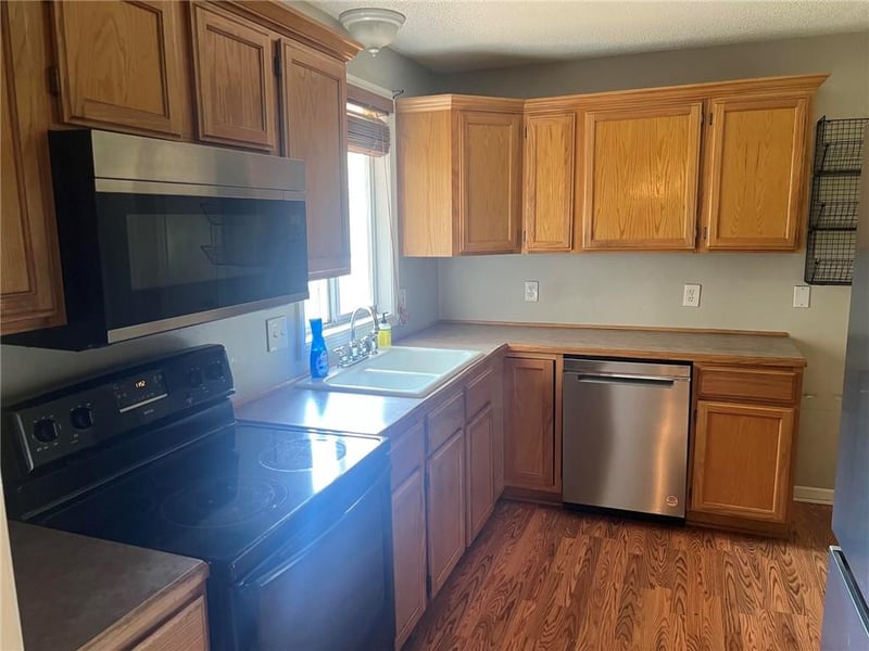 9307 Oakland Ave, Kansas City, MO 64138