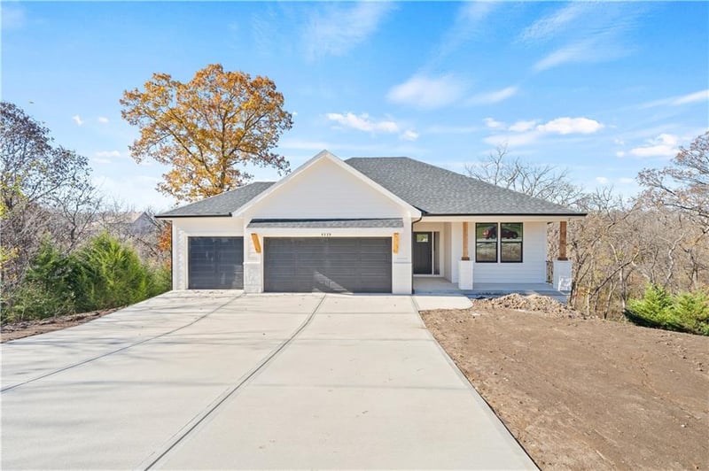 25995 140th St, Olathe, KS 66061