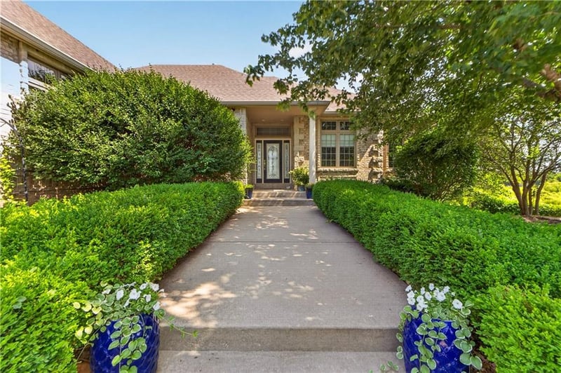 15526 Evans Rd, Basehor, KS 66007