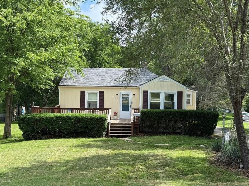 13201 39th St, Independence, MO 64055
