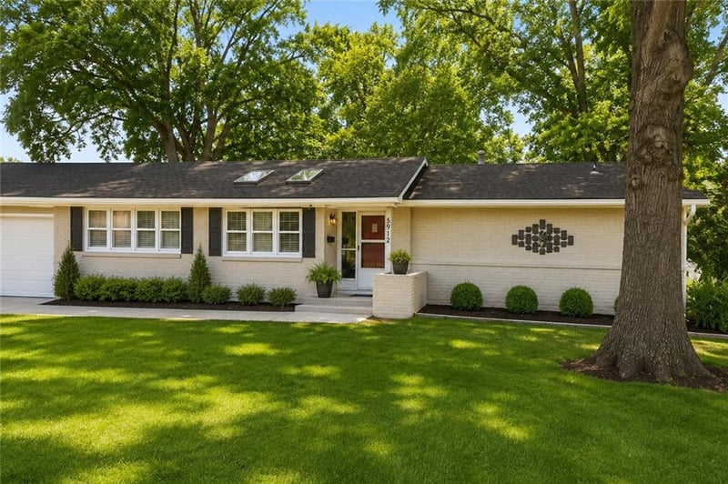 5912 Longview Rd, Kansas City, MO 64134
