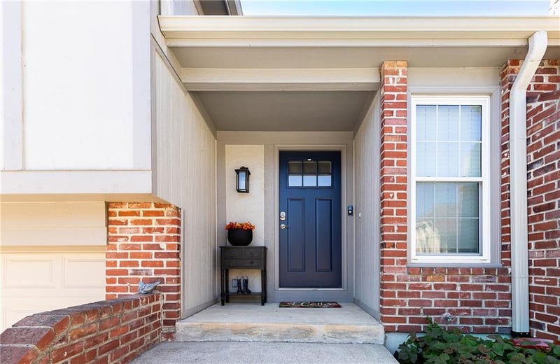 11108 Delmar Ct, Leawood, KS 66211