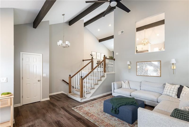 11108 Delmar Ct, Leawood, KS 66211
