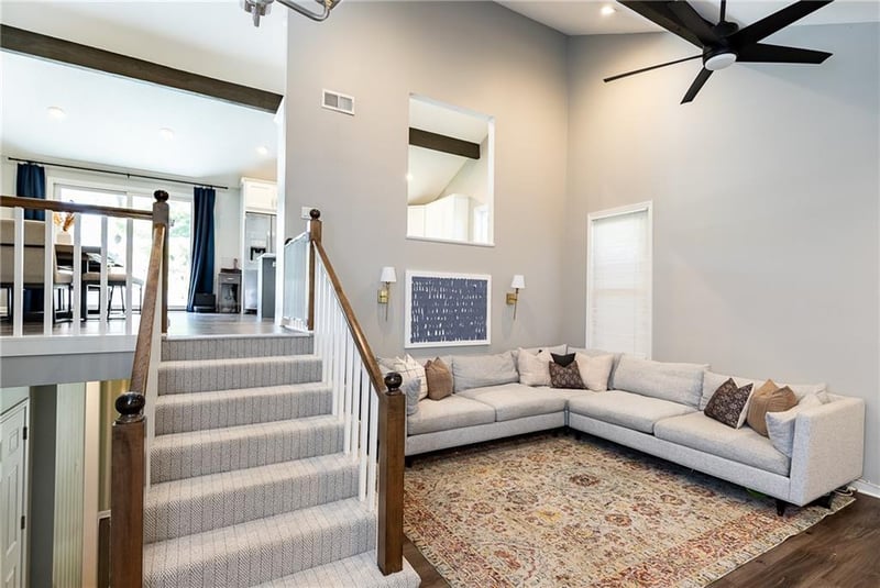 11108 Delmar Ct, Leawood, KS 66211