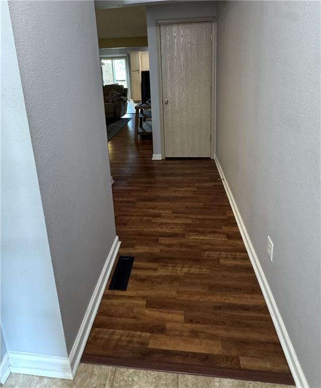 3529 Austin Dr, Lee's Summit, MO 64064