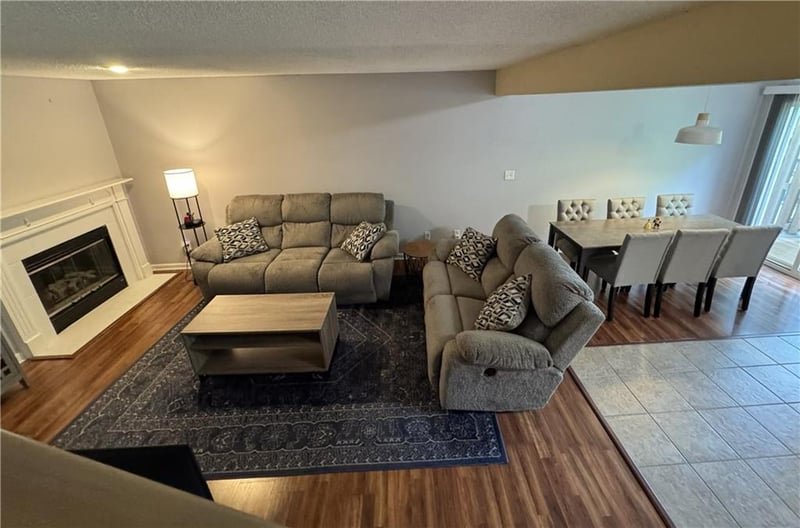 3529 Austin Dr, Lee's Summit, MO 64064