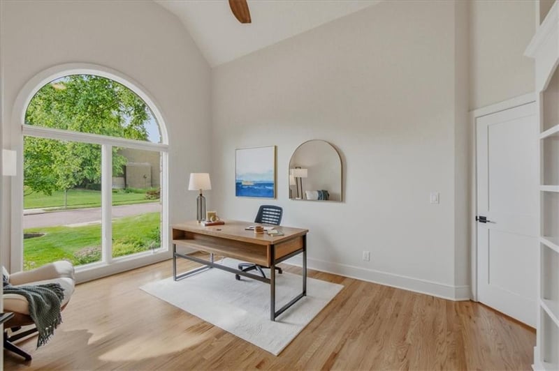 15617 Pawnee St, Overland Park, KS 66224