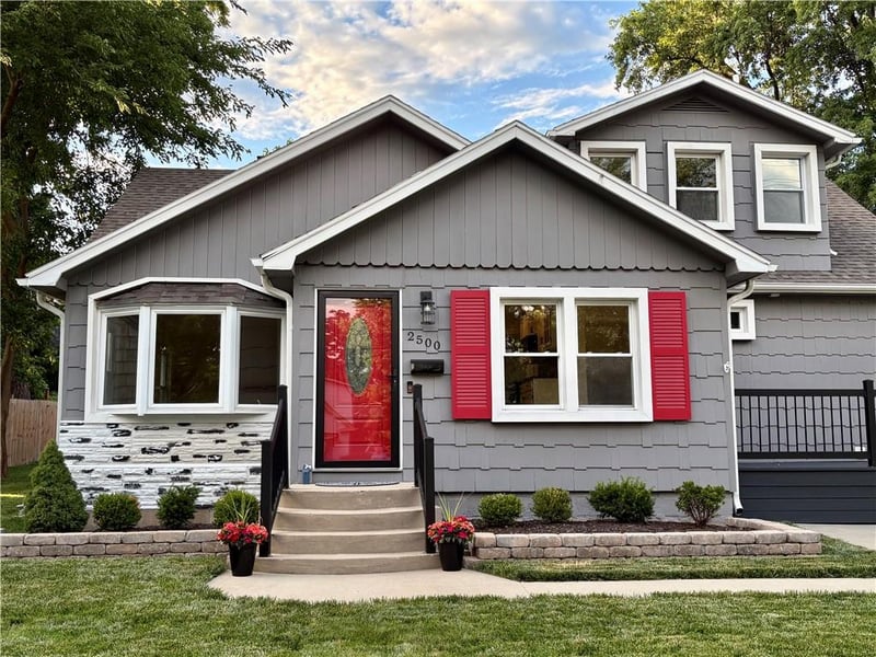 2500 47th Ter, Westwood, KS 66205