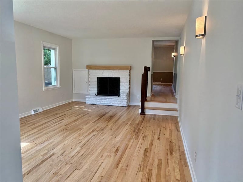 2500 47th Ter, Westwood, KS 66205