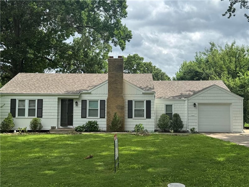 217 96th Ter, Kansas City, MO 64114