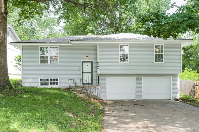 9404 59th Ter, Parkville, MO 64152