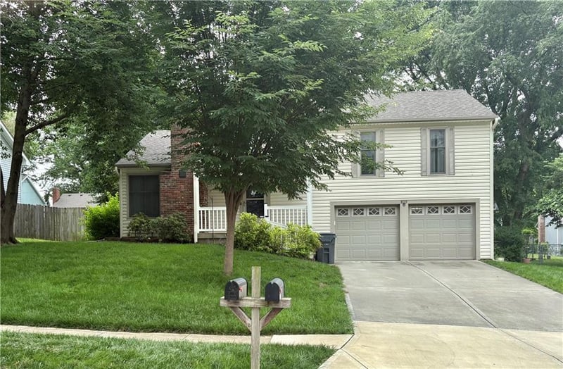 819 Northview St, Olathe, KS 66061