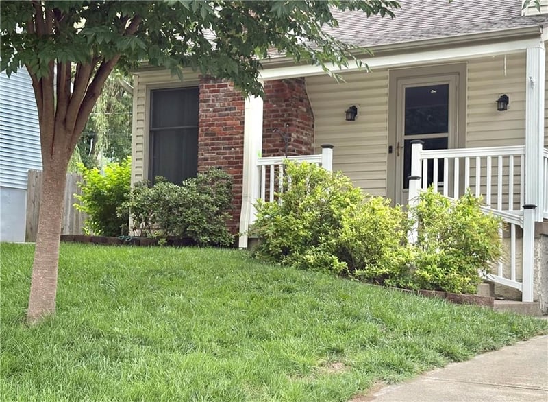 819 Northview St, Olathe, KS 66061