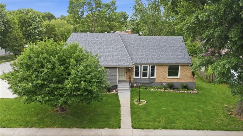 3800 Shady Lane Dr, Gladstone, MO 64119