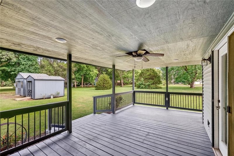 3303 W 2nd St, Coffeyville, KS 67337