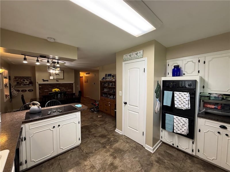 11805 48th St, Kansas City, MO 64133