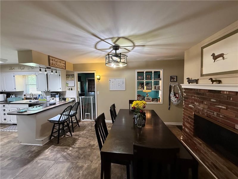 11805 48th St, Kansas City, MO 64133
