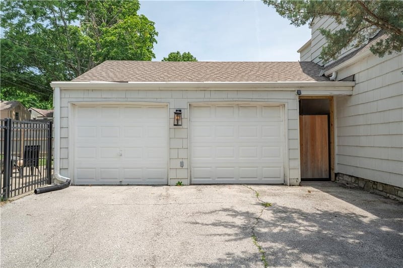 400 E 74th Ter, Kansas City, MO 64131