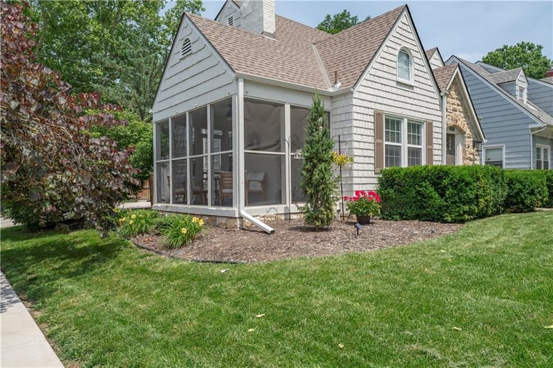 400 E 74th Ter, Kansas City, MO 64131