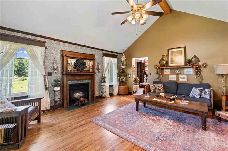 8686 69 Hw, Cameron, MO 64429
