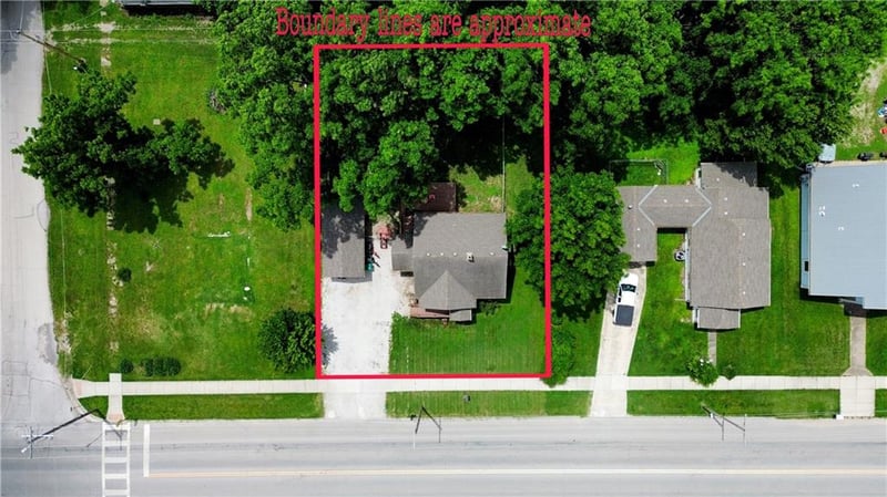 613 Market St, Lacygne, KS 66040