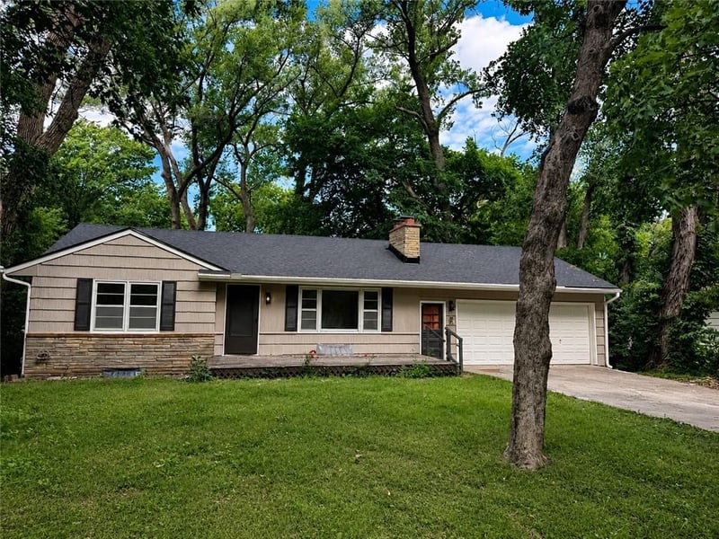 10420 Palmer Ave, Kansas City, MO 64134