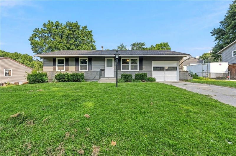 902 Ute St, Independence, MO 64056