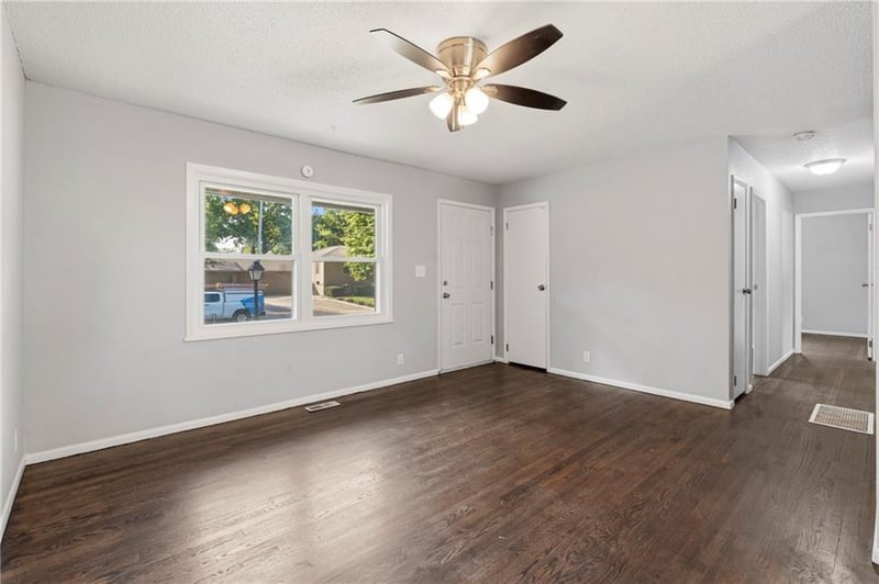 902 Ute St, Independence, MO 64056