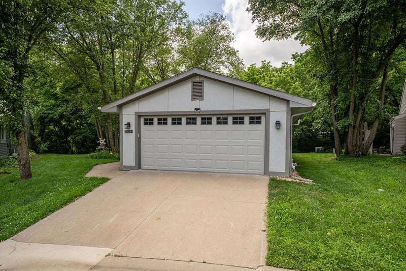 4033 Crossgate Ct, Lawrence, KS 66047