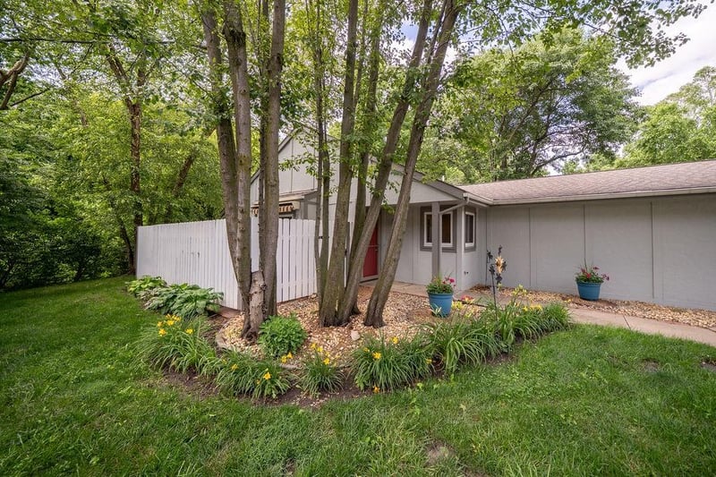 4033 Crossgate Ct, Lawrence, KS 66047