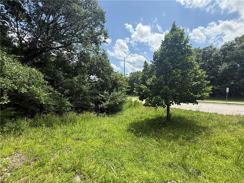 4717 Northwood Rd, Riverside, MO 64150