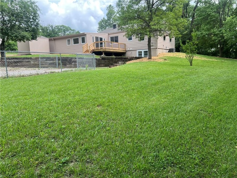 2010 E 129th St, Kansas City, MO 64146