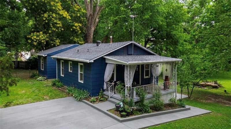 111 N Oxford Ave, Independence, MO 64053
