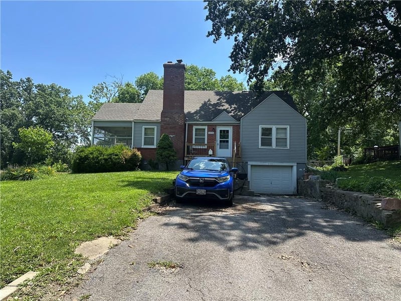 5341 Spruce Ave, Kansas City, MO 64119