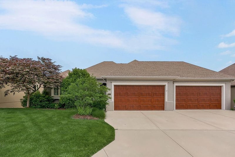 13112 170th St, Overland Park, KS 66221
