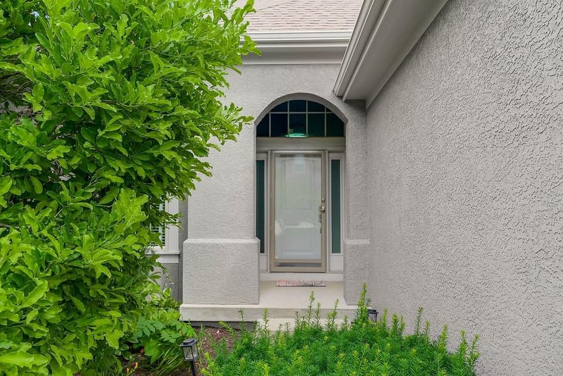 13112 W 170th St, Overland Park, KS 66221