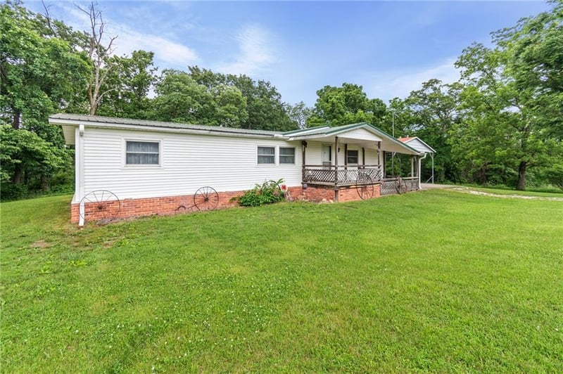 33580 202nd St, Lawson, MO 64062
